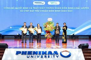 Trao Giấy chứng nhận kiểm định chất lượng các CTĐT Trường Đại học Phenikaa